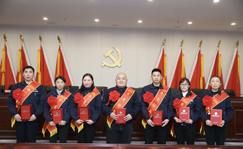 關(guān)于表彰2020年度先進(jìn)集體、先進(jìn)個人的決定