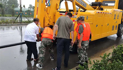 以“汛”為令 聞“雨”而動(dòng) 暴雨中洛陽(yáng)公交人在行動(dòng)！