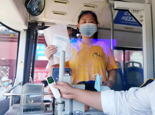 愛心助考，公交服務暖人心